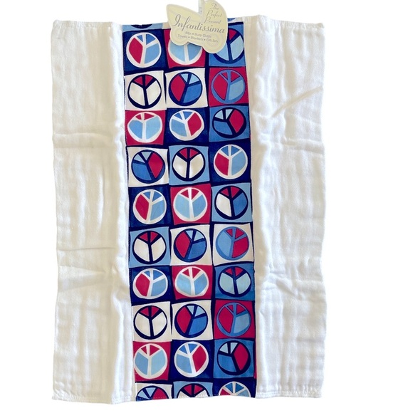 NWT Pair of Infantissima Baby Burp Cloths with Cute Design - Picture 4 of 4